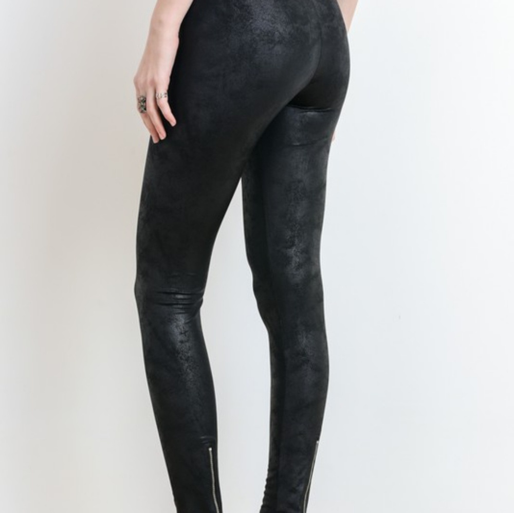 Zip-Ankle Leggings